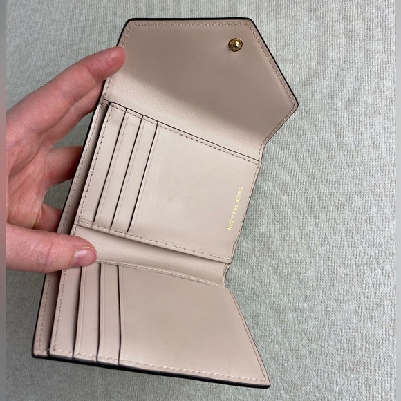 Michael Kors Blush Pink Smooth Leather Wallet - Picture 7 of 8